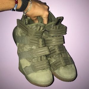 NEW Lebron Nike Basketball Shoes